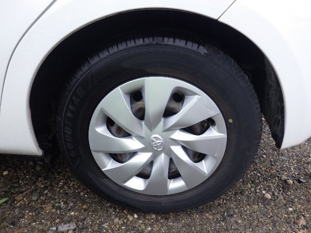 TOYOTA VITZ 2017 Image 36