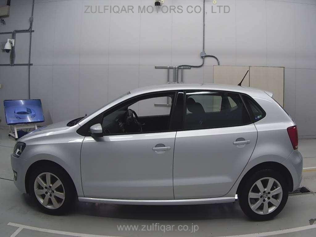 VOLKSWAGEN POLO 2012 Image 4