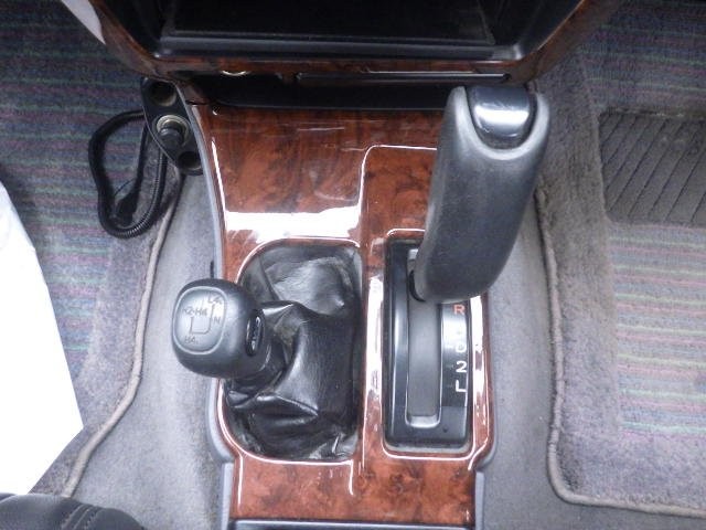 TOYOTA HILUX SURF 1996 Image 20