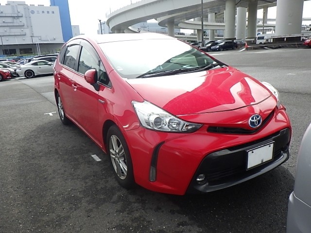 TOYOTA PRIUS ALPHA 2015 Image 20