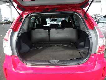 TOYOTA PRIUS ALPHA 2015 Image 7