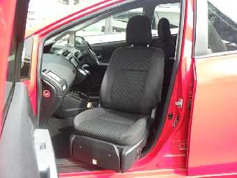 TOYOTA PRIUS ALPHA 2015 Image 12