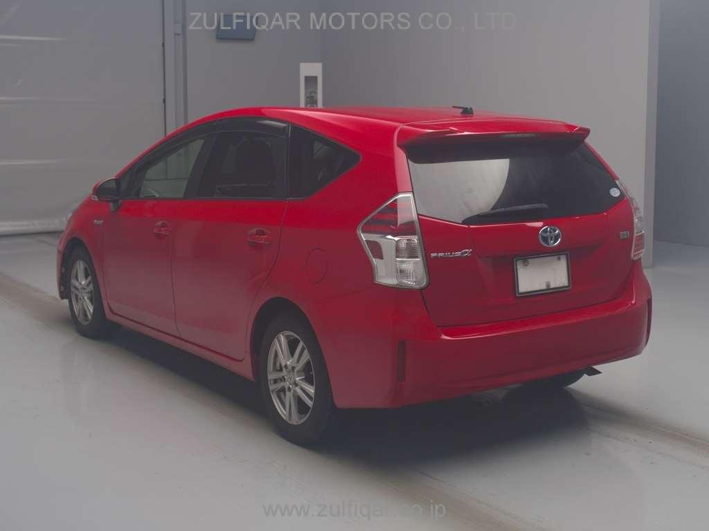 TOYOTA PRIUS ALPHA 2015 Image 4