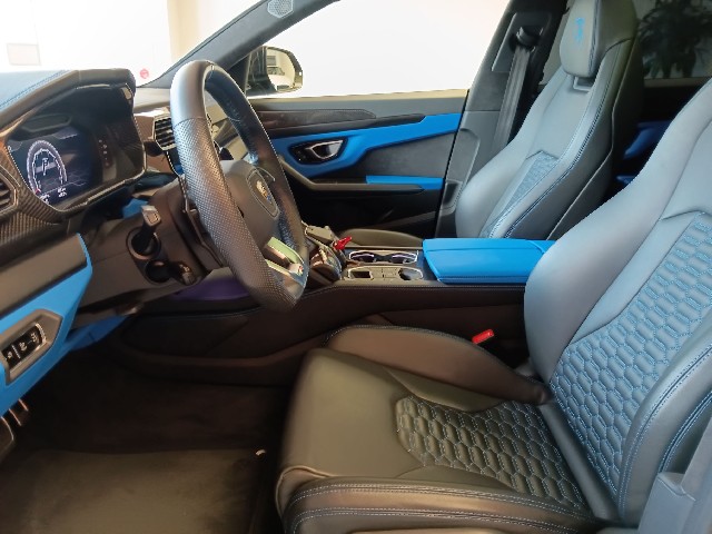 LAMBORGHINI URUS 2021 Image 25