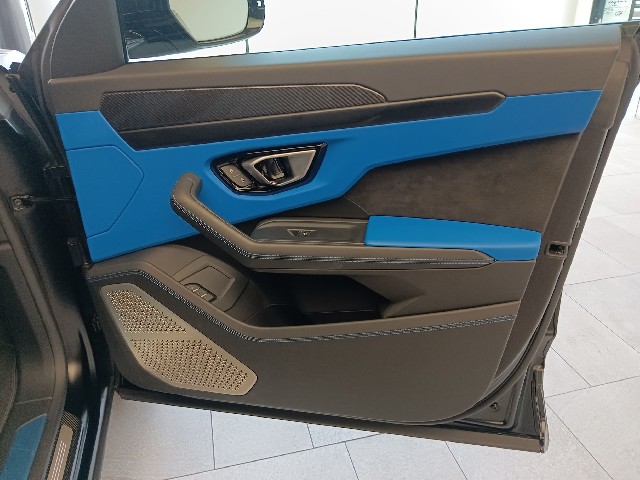 LAMBORGHINI URUS 2021 Image 39