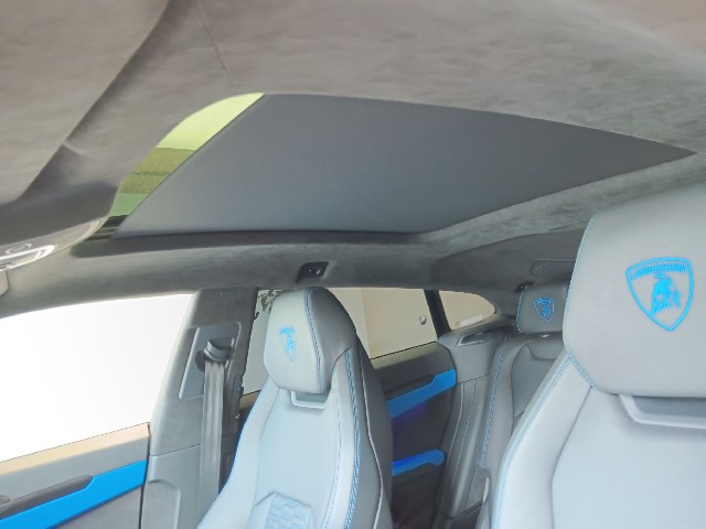 LAMBORGHINI URUS 2021 Image 51