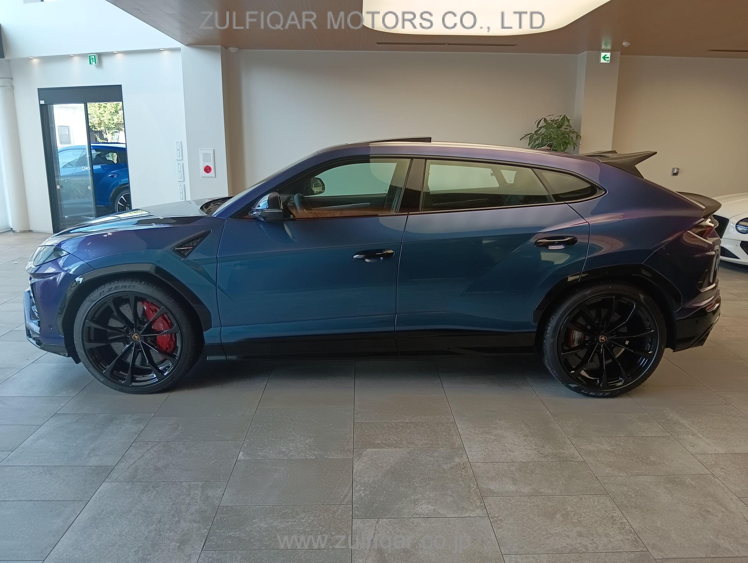 LAMBORGHINI URUS 2023 Image 12