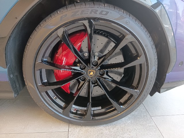LAMBORGHINI URUS 2023 Image 22