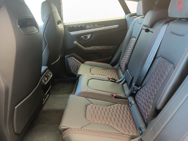 LAMBORGHINI URUS 2023 Image 29