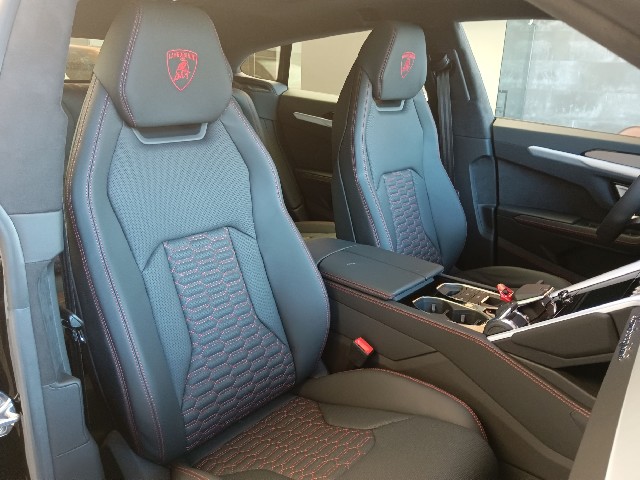 LAMBORGHINI URUS 2023 Image 38