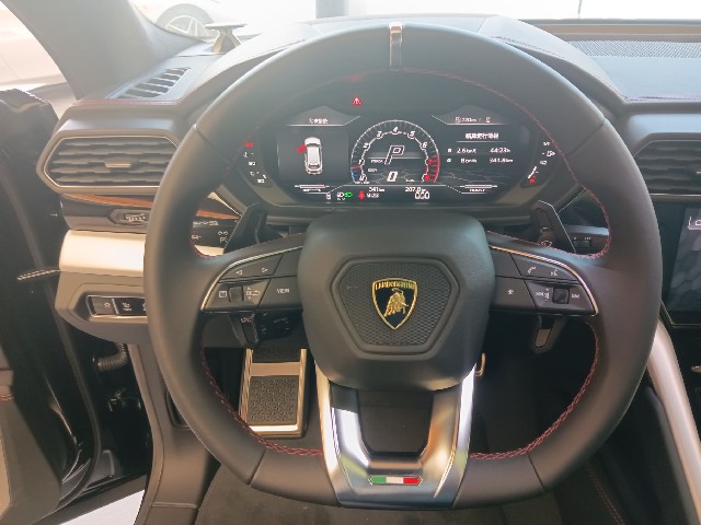 LAMBORGHINI URUS 2023 Image 42