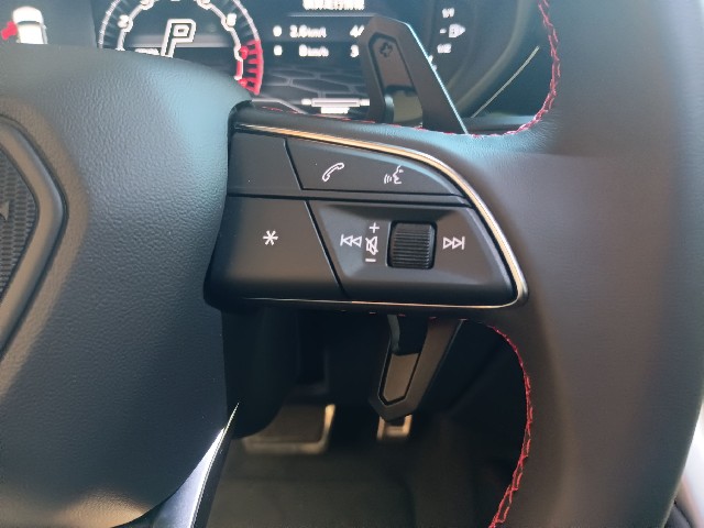 LAMBORGHINI URUS 2023 Image 44