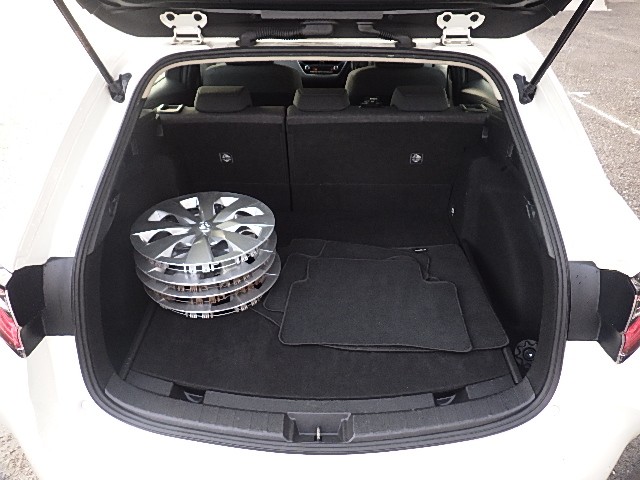 TOYOTA COROLLA TOURING 2020 Image 23