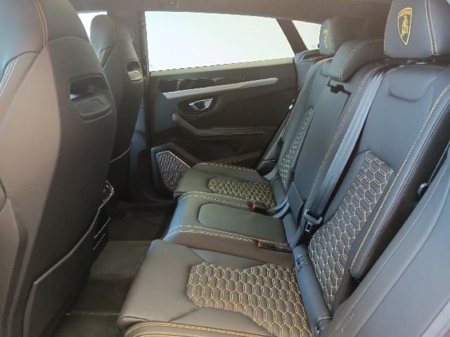 LAMBORGHINI URUS 2019 Image 27