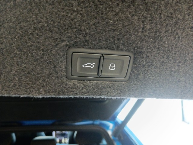 LAMBORGHINI URUS 2019 Image 31