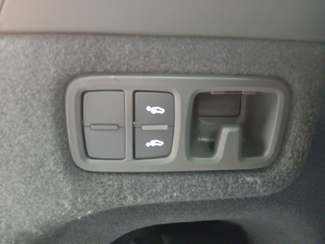 LAMBORGHINI URUS 2019 Image 32