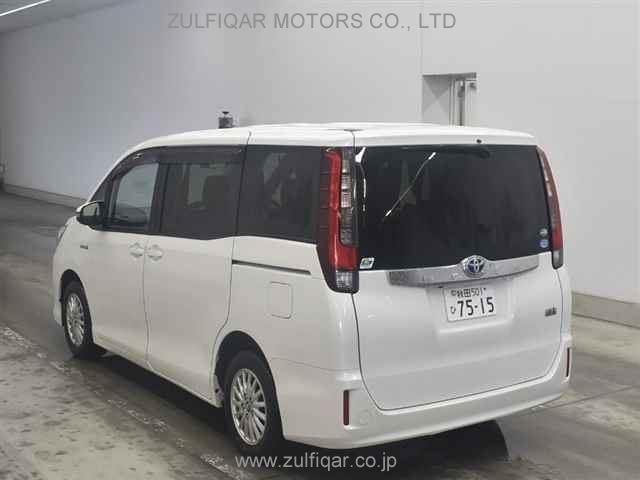 TOYOTA NOAH 2016 Image 2