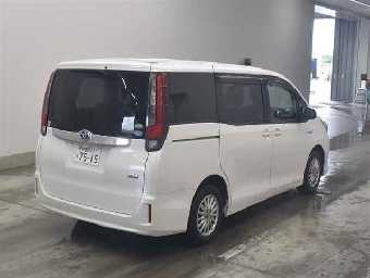 TOYOTA NOAH 2016 Image 5