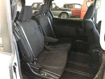 TOYOTA NOAH 2016 Image 8