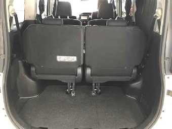 TOYOTA NOAH 2016 Image 10