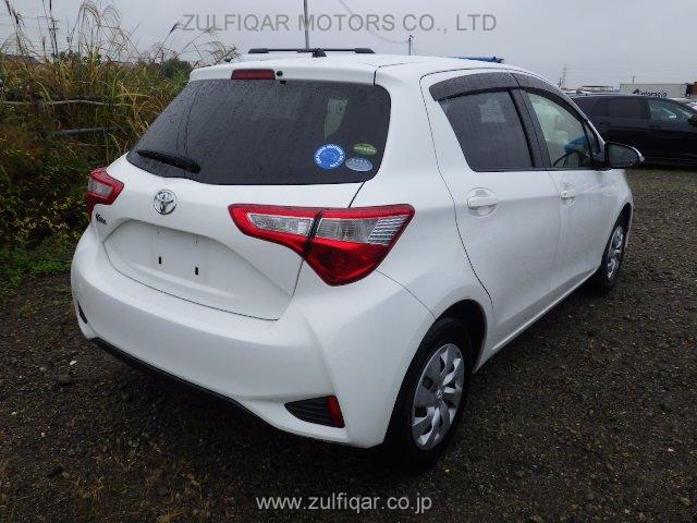 TOYOTA VITZ 2017 Image 11