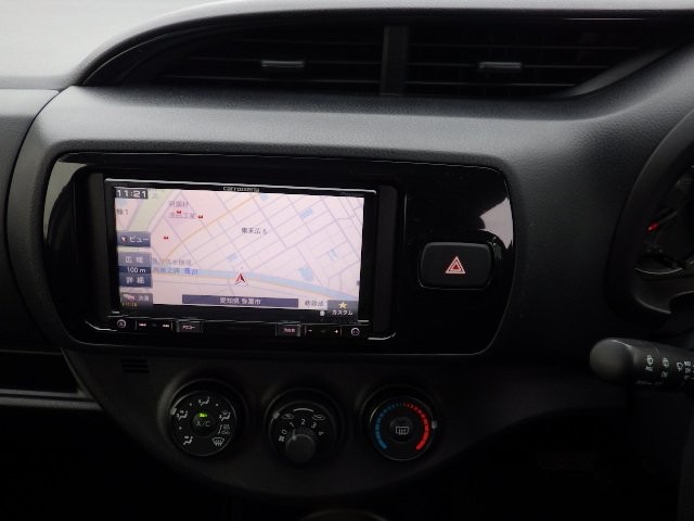 TOYOTA VITZ 2017 Image 20