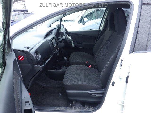 TOYOTA VITZ 2017 Image 26