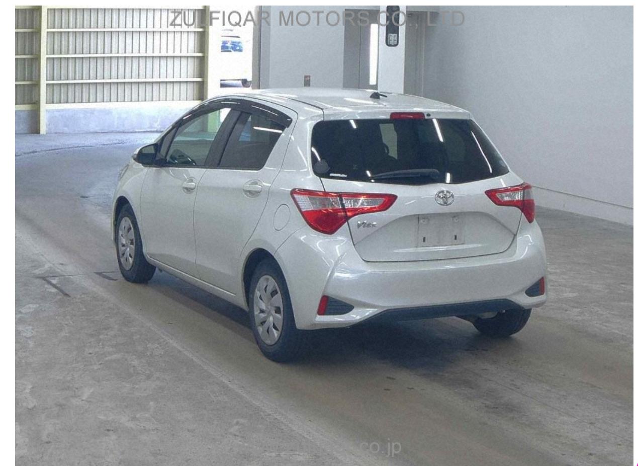 TOYOTA VITZ 2017 Image 2