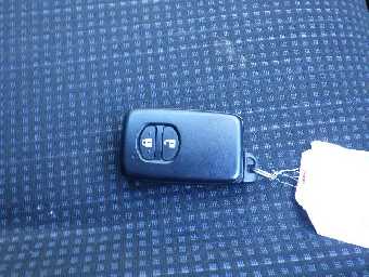 TOYOTA VITZ 2017 Image 10