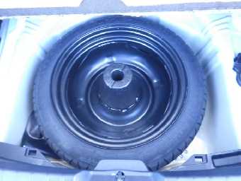 TOYOTA VITZ 2017 Image 15
