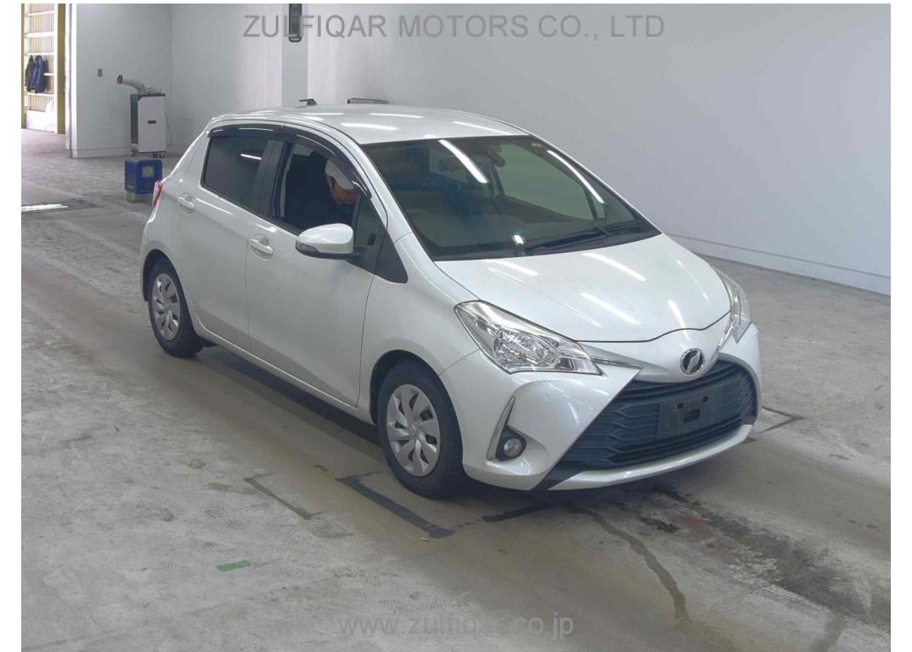 TOYOTA VITZ 2017 Image 5