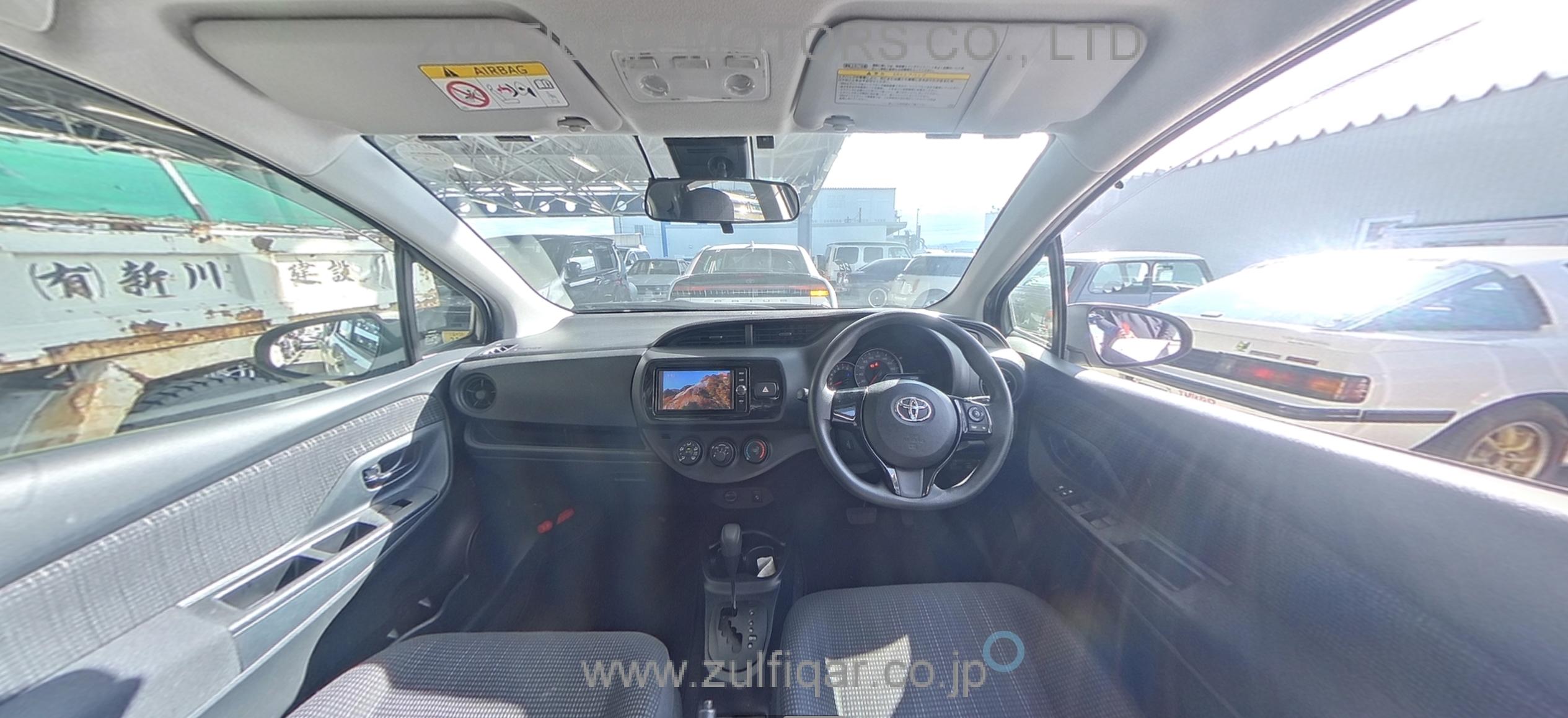 TOYOTA VITZ 2017 Image 7