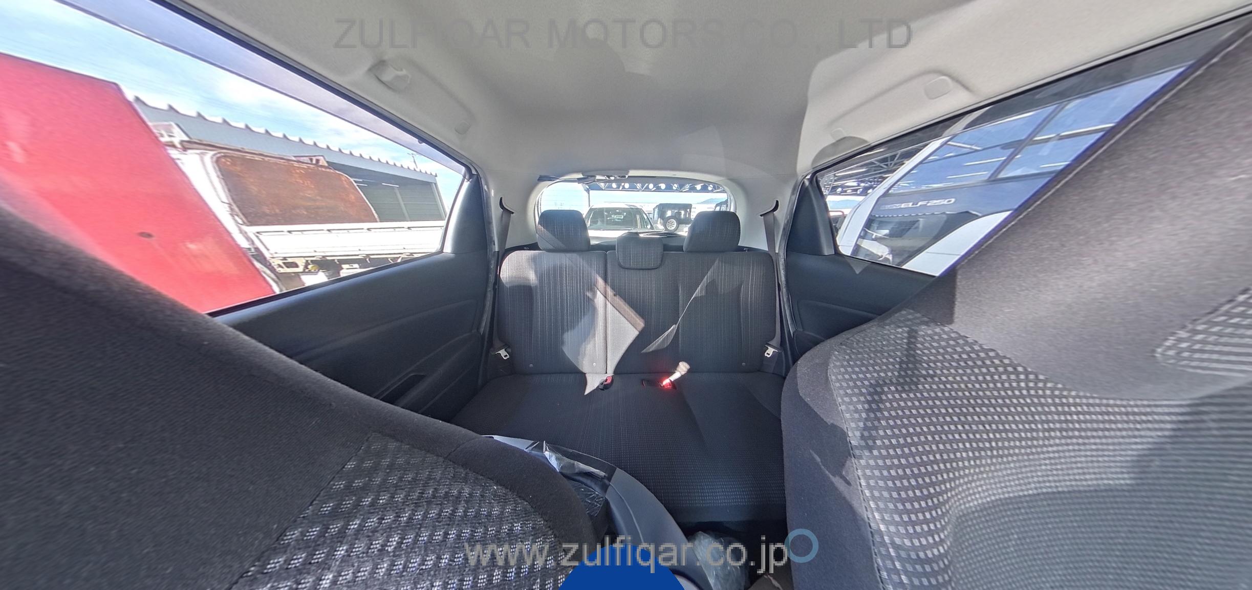 TOYOTA VITZ 2017 Image 8