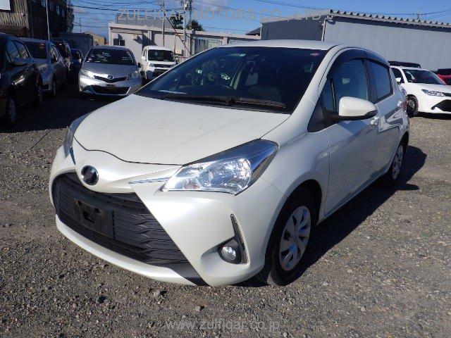 TOYOTA VITZ 2017 Image 9