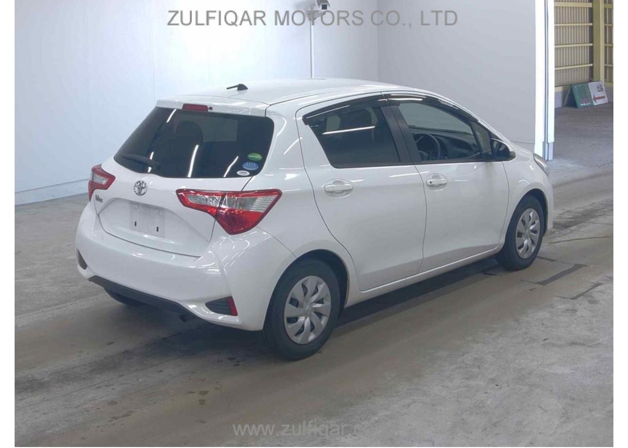 TOYOTA VITZ 2017 Image 6