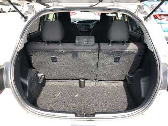 TOYOTA VITZ 2019 Image 7