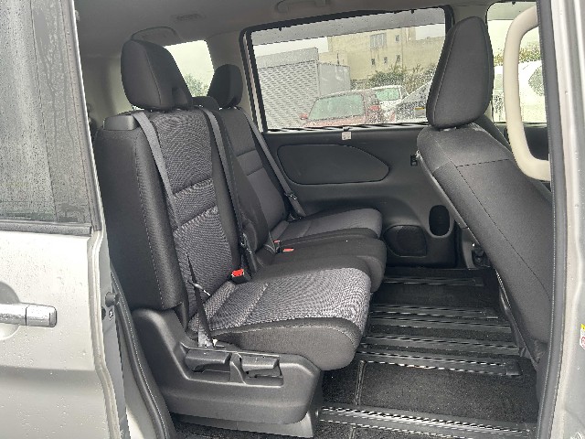 NISSAN SERENA 2019 Image 21