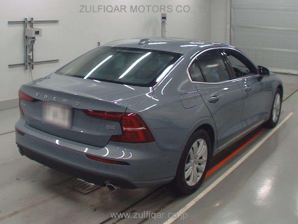 VOLVO S60 2022 Image 2