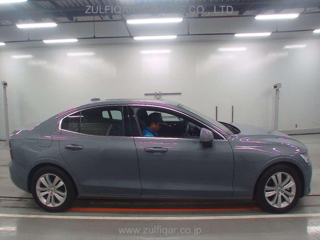 VOLVO S60 2022 Image 3