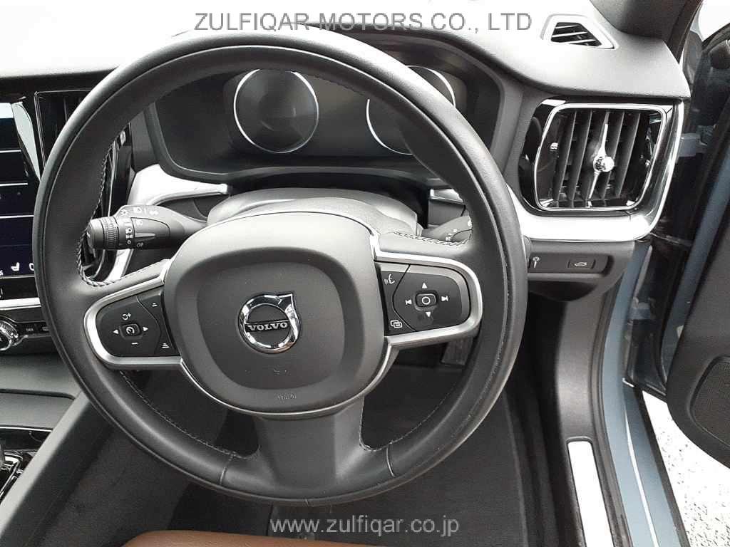 VOLVO S60 2022 Image 7