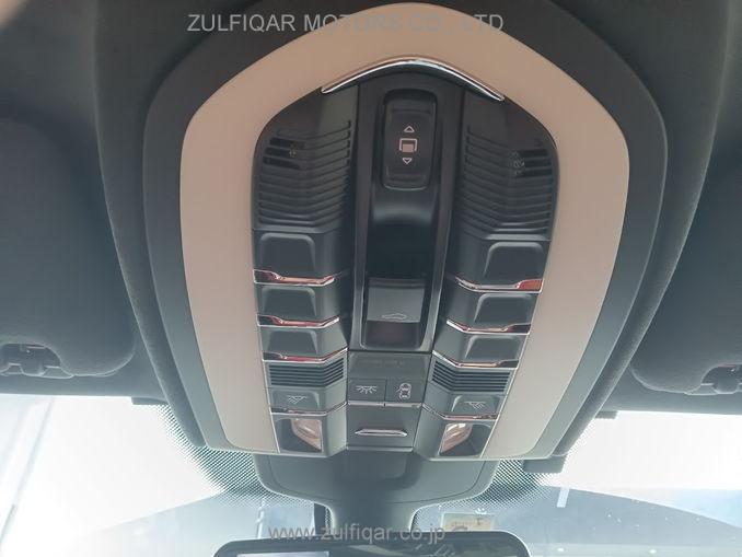 PORSCHE CAYENNE 2014 Image 49