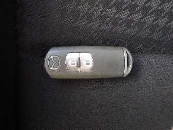 MAZDA DEMIO 2017 Image 10