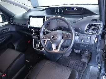 NISSAN SERENA 2017 Image 5