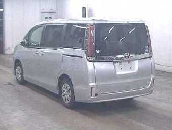 TOYOTA NOAH 2019 Image 2