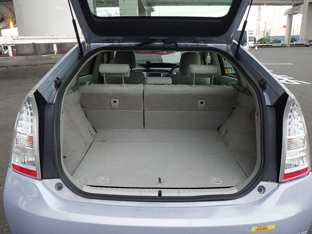 TOYOTA PRIUS 2011 Image 25