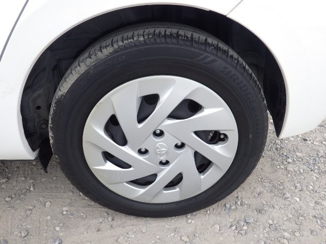 TOYOTA AQUA 2017 Image 40