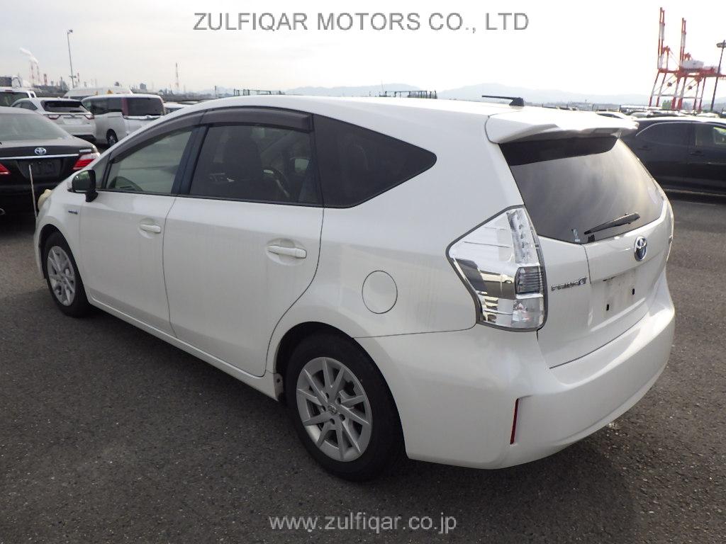 TOYOTA PRIUS ALPHA 2014 Image 9