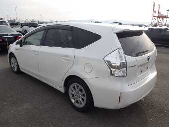 TOYOTA PRIUS ALPHA 2014 Image 3