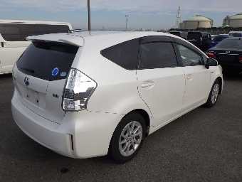 TOYOTA PRIUS ALPHA 2014 Image 4