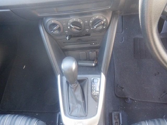 MAZDA MAZDA2 2020 Image 24